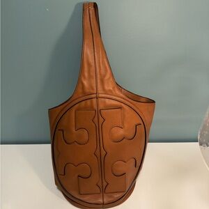 Tory Burch All T Hobo Bag in Pebbled Leather